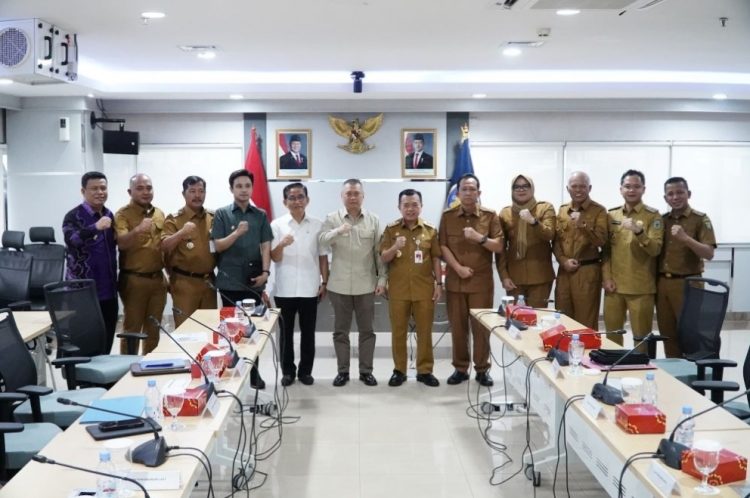Bahas Pengembangan Transportasi, Al Haris Boyong Bupati dan Wali Kota Audiensi dengan Menhub
