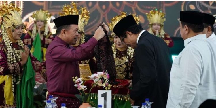 Sambut Menteri Agama Kunjungan di Jambi, Gubernur Al Haris Perkenalkan Islamic Center Sebagai Wadah Kebersamaan