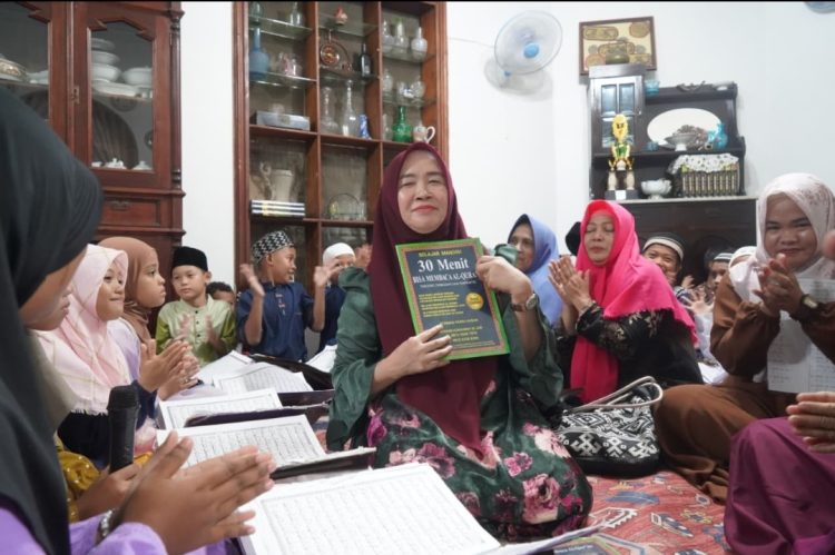 Hj. Hesti Haris Kenalkan Metode 30 Menit Bisa Baca Al-Qur’an di Jambi
