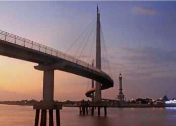 Jembatan Gentala Arasy, Ikon Wisata Kota Jambi di Atas Sungai Batanghari