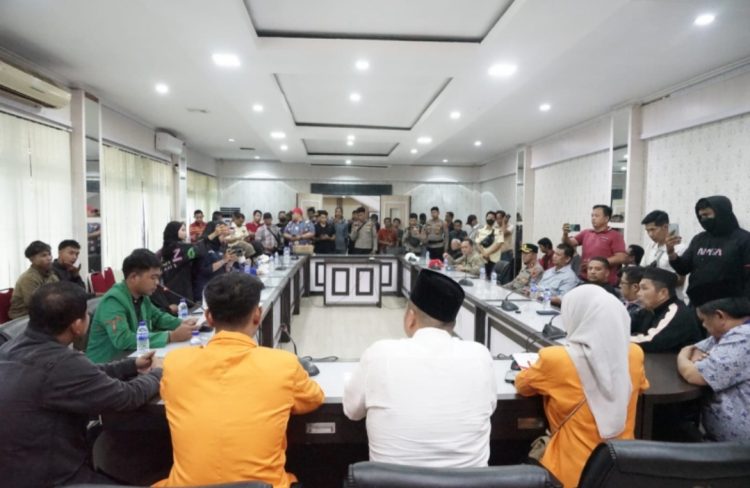 DPRD Kota Jambi Buka Pintu Dialog, Mahasiswa Sampaikan Aspirasi soal RUU Perampasan Aset