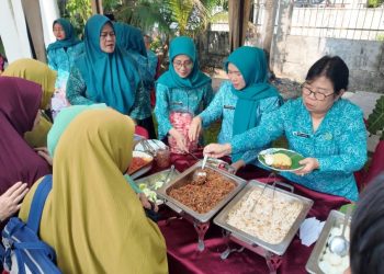 Hesti Haris Inisiasi “Jum’at Berkah Rp3.000” PKK Jambi, Wujud Kepedulian Sosial bagi Pekerja Harian
