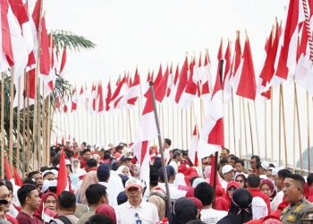 Sejarah Baru! Gubernur Al Haris Raih Rekor MURI Lewat Pengibaran Ribuan Merah Putih di Jembatan Gentala Arasy