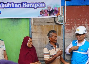 PLN Hadirkan Terang di Teluk Buo: Warga Pesisir Sumatera Barat Rasakan Harapan Baru Lewat Program “Berbagi Cahaya”