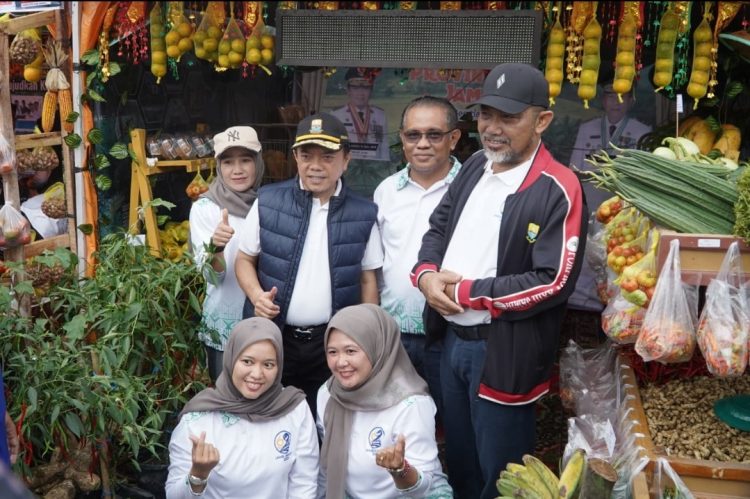 Gubernur Al Haris Lepas Jalan Santai dan Buka Pasar Tani pada HUT ke-69 Provinsi Jambi