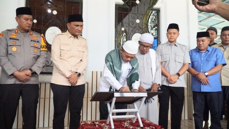 Gubernur Al Haris Resmikan Jalan Simpang Pelawan–Batang Asai 88 Km, Warga Akhirnya Nikmati Akses Layak