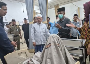 Gubernur Al Haris Kunjungi Pasien RSUD Raden Mattaher di Malam Takbiran, Beri Semangat dan Tali Asih