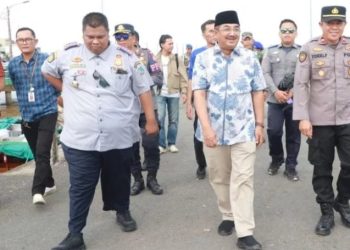 Bupati Anwar Sadat Tinjau Arus Balik Lebaran di Pelabuhan LLASDP Kuala Tungkal