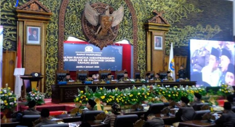 Paripurna HUT ke-69 Jambi, Ketua DPRD Tekankan Peningkatan Kinerja dan Pelayanan Publik