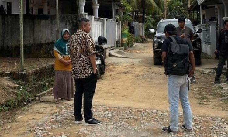 Tepati Janji Takziah, Ketua DPRD Kota Jambi Bangun Jalan Lingkungan untuk Kenang Almarhum Raffi