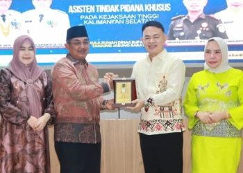 Pemkab Tanjab Barat Lepas Kajari Anton Rahmanto, Bupati Anwar Sadat Apresiasi Sinergi Penegakan Hukum