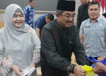 Bupati Anwar Sadat Salurkan Sembako untuk Lansia dan Duafa di Momentum 10 Muharram 1448 H