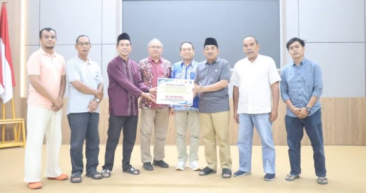 Pemkab Tanjab Barat dan PetroChina Salurkan Bantuan untuk Korban Kebakaran Teluk Nilau