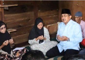 Bupati Anwar Sadat Kunjungi Keluarga Korban Jembatan Ambruk, Ajak Masyarakat Doakan Korban Segera Ditemukan